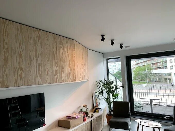 Woonkamer met inbouwspots